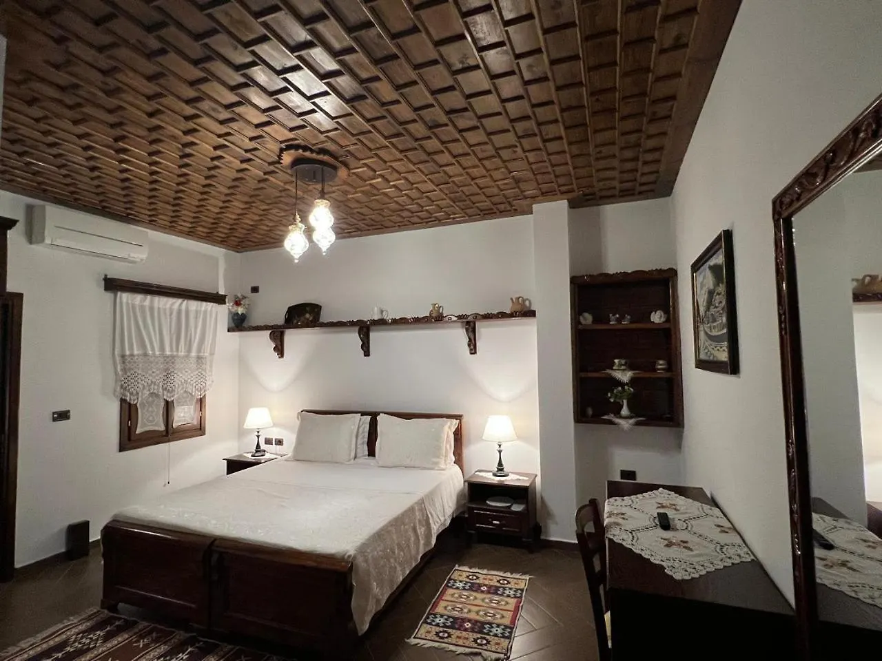 Hotel Kaceli Berat 4*,