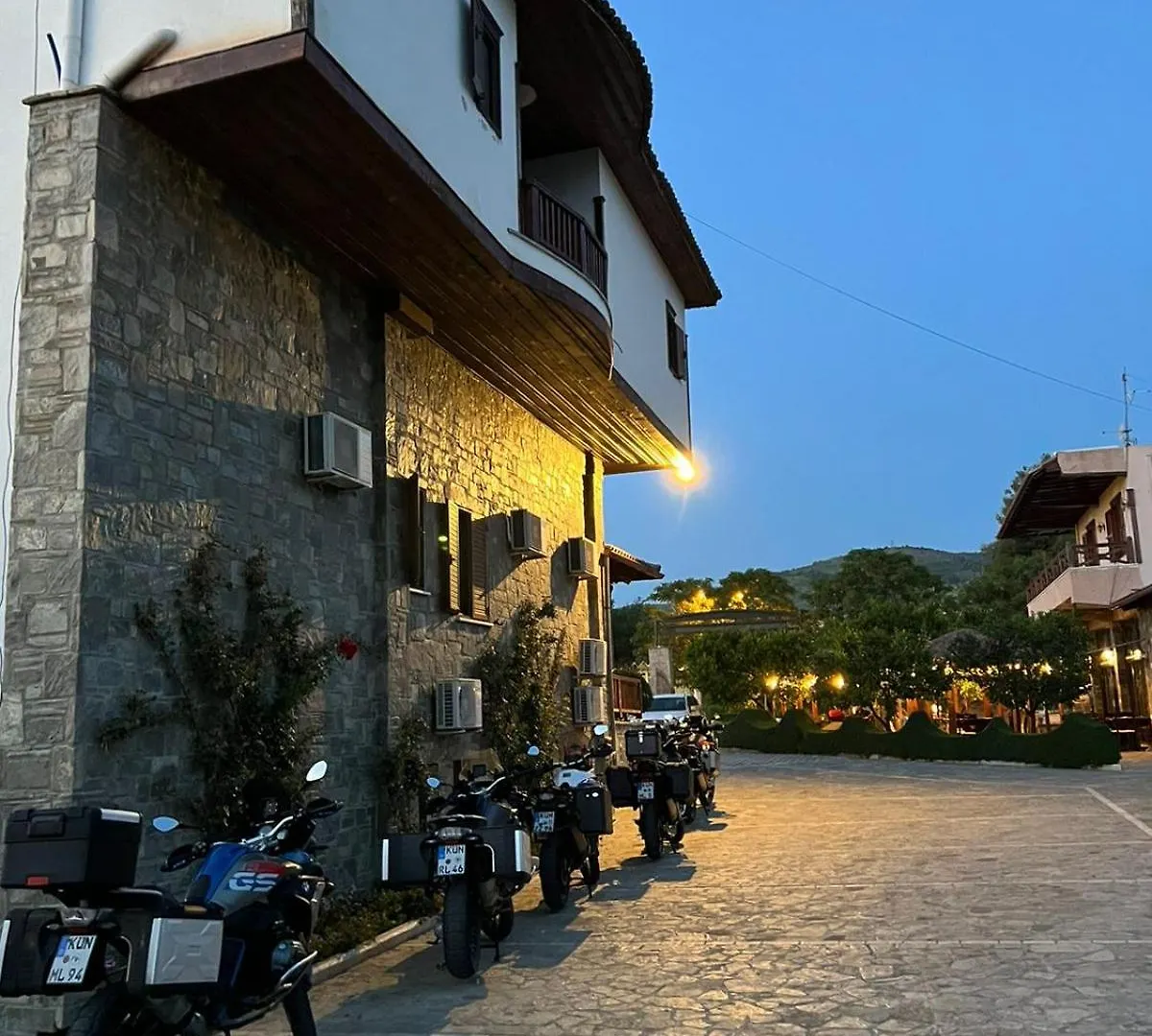 Hotel Kaceli Berat 4*,